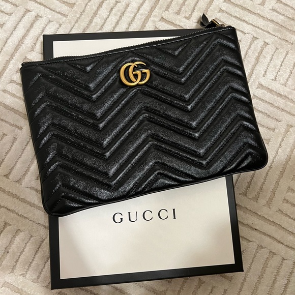Gucci Marmont Leather Pouch
